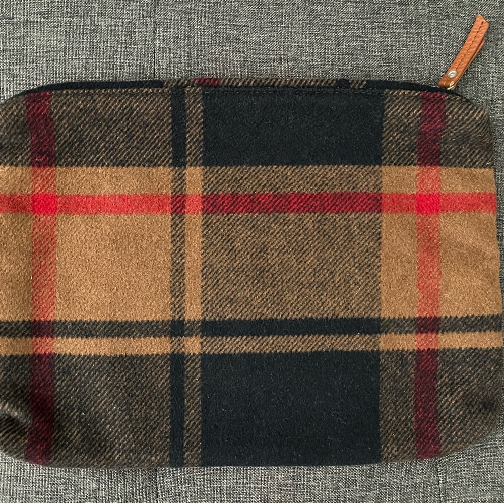 Abercrombie & Fitch Plaid Zip Up Pouch Clutch Small Cosmetic Bag